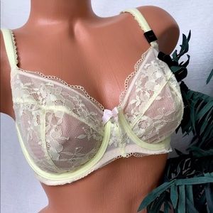 Vs B B V 34dd,34ddd LIGHT YELLOW SUMMER CHANTILLY